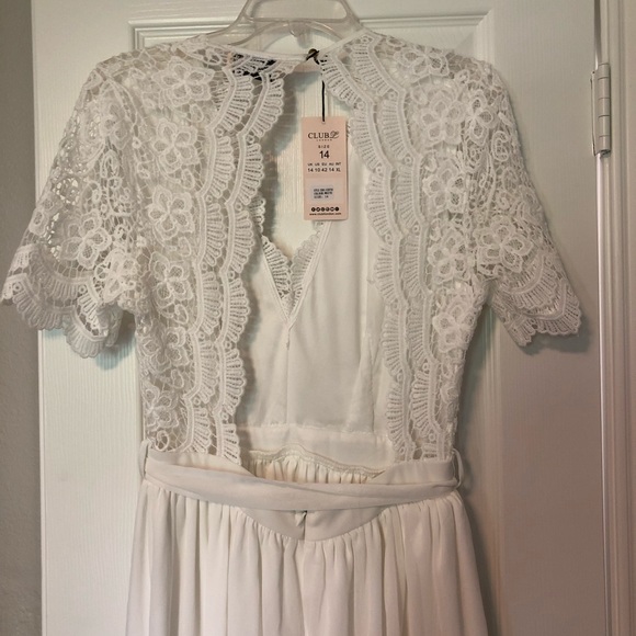 White backless formal dress - Picture 2 of 6